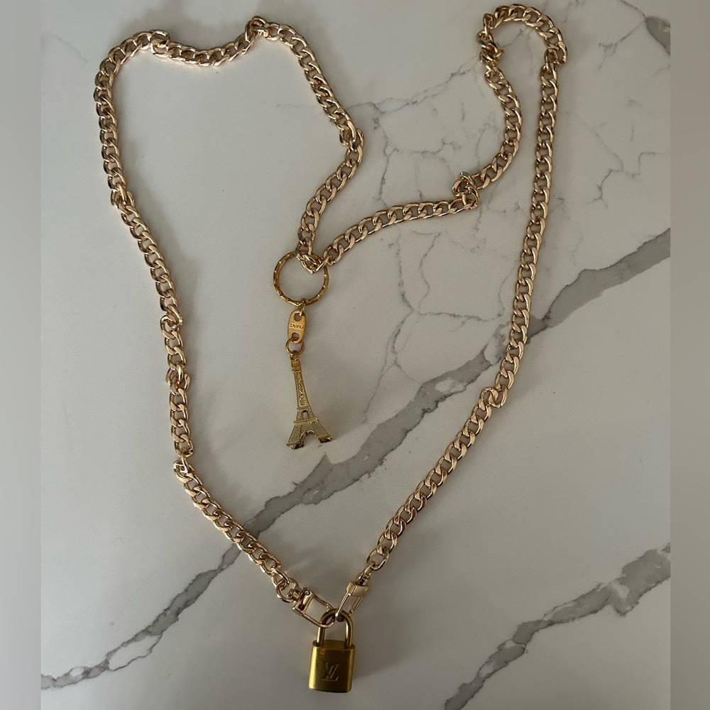 Louie Vuitton Used Bag Chain and Key